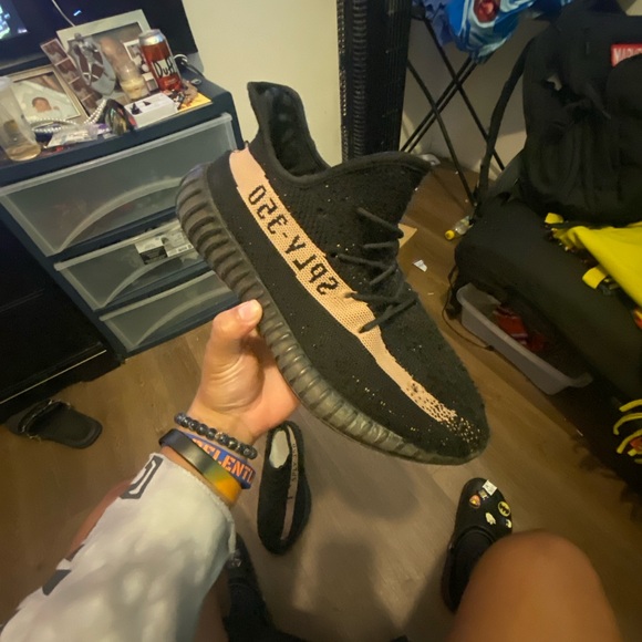 Yeezy 350 V2 Core Black Copper - Picture 9 of 9